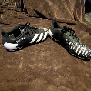 Mens Adidas Predator soccer cleats size 8